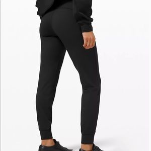 Ready to Rulu high rise jogger, size 4, NWT, black